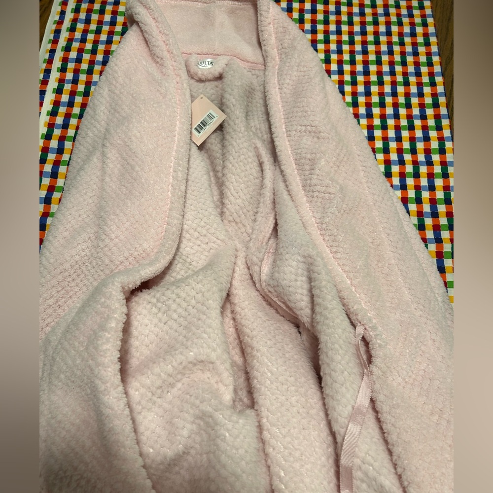NWT Ulta Pink Hooded Bathrobe S/M